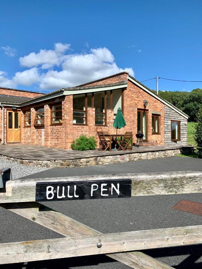 The Old Bull Pen Villa Abergavenny Eksteriør billede