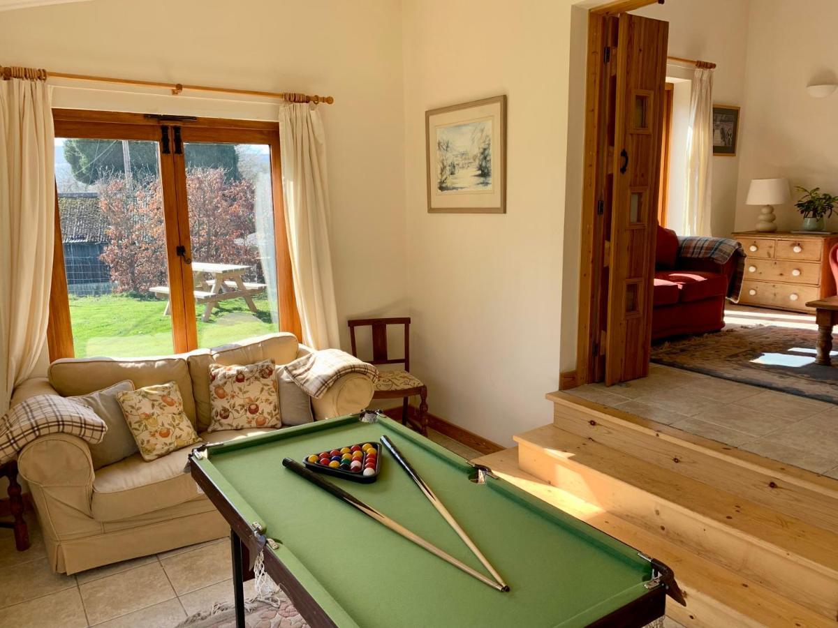 The Old Bull Pen Villa Abergavenny Eksteriør billede
